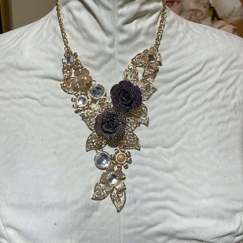 Bib style necklace